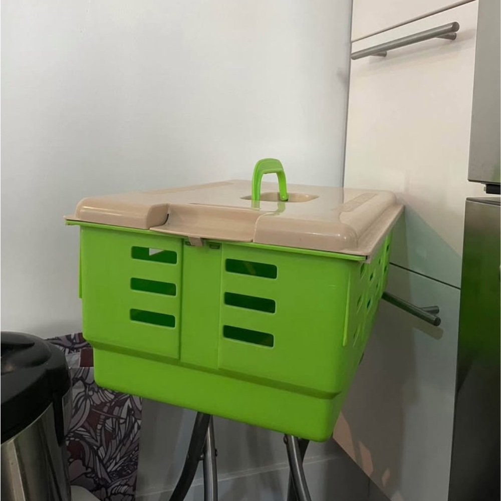 ❌SOLD❌ Catit Green & Tan Small Pet Travel Carrier (rabbit, rodents, bird) - Picture 3 of 8